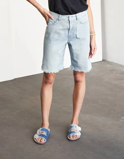 Closed Straight Leg Shorts In Mid Blue