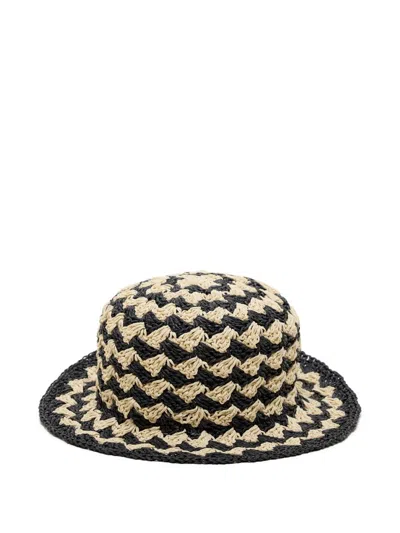Closed Straw Hat In Black