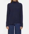 Closed Turtle Neck Pullover In Dark Night In Blue