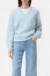 Closed V-neck Long Sleeve Sweater In Light Sky Blue In Blue