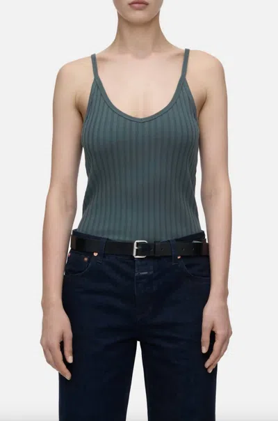 Closed V-neck Tank Top In Pini Green