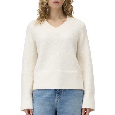 Closed V-neck Long Sleeve Sweater In Ivory In White