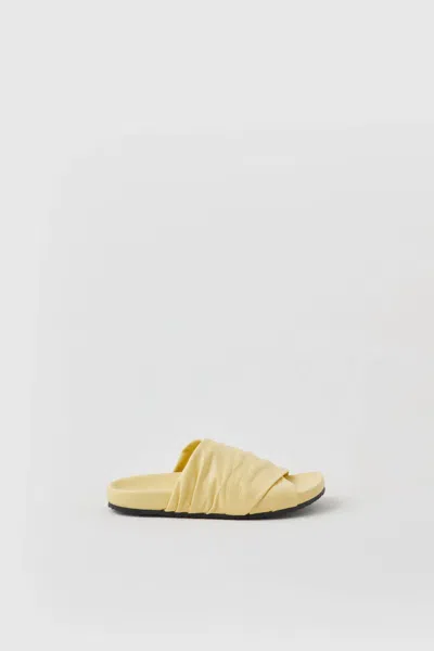 Closed Women's Cross Italian Leather Sandals In Yellow Orchid