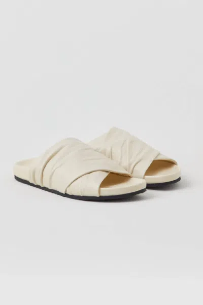 Closed Women's Leather Sandal In Ecru In White