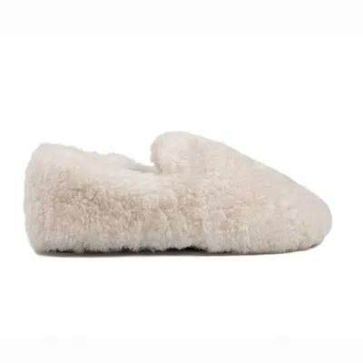 Cloud Nine Luna Fluffy Fuzzy Slippers In Cream In White
