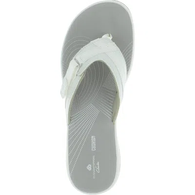 Cloudsteppers By Clarks Breeze Sea Womens Flip-flop Thong Thong Sandals In Multi