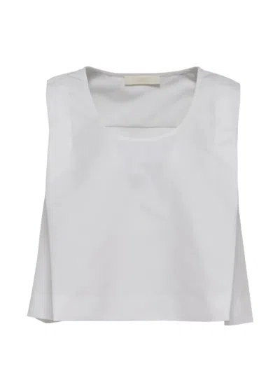 Club21 Cropped Sleeveless Blouse In White