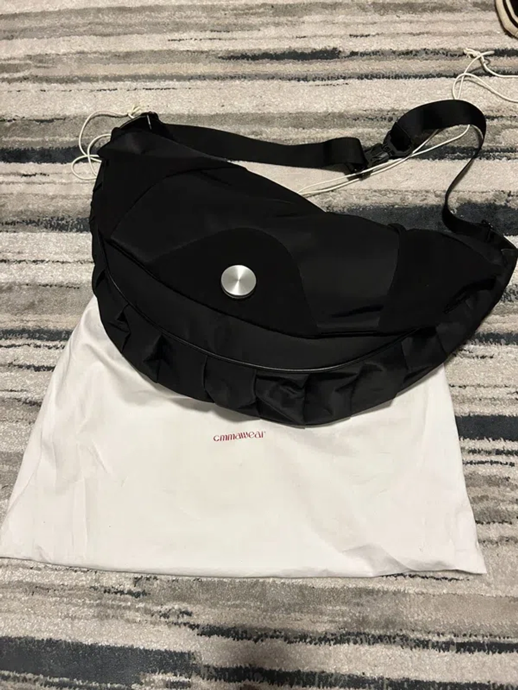 バッグ cmmawear gyoza bag Pre-owned Cmmawear Large Gyoza Crescent Bag In Black | ModeSens