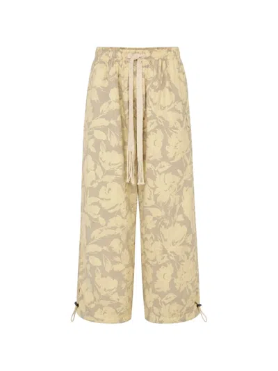 Cmmn Swdn Floral-print Drawstring Trousers In Multi