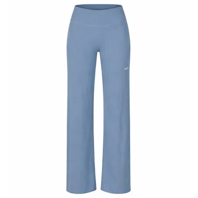 Cmmttd Women's Blue Soft Form Straight Leg Legging - Ocean