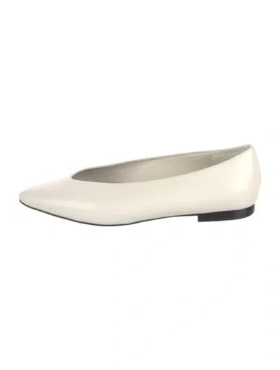 Pre-owned Co Leather Ballet Flats In Neutral