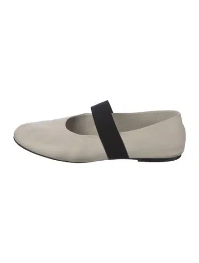 Pre-owned Co Leather Mary Jane Flats In White