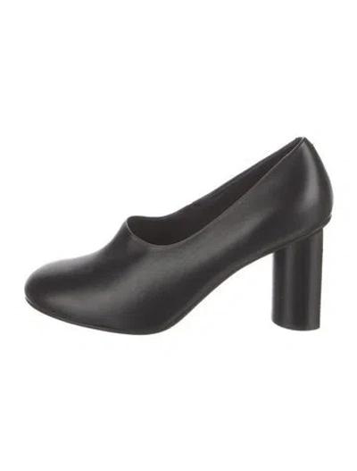 Pre-owned Co Leather Pumps In Black