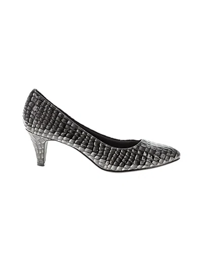 Pre-owned Coach And Four Heels In Silver