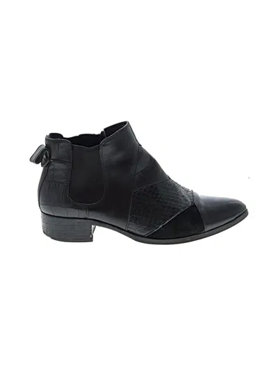 Pre-owned Coach Ankle Boots In Black