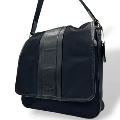 Pre-owned Coach Black Canvas Leather Shoulder Bag ()