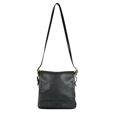 Pre-owned Coach Black Leather Shoulder Bag ()
