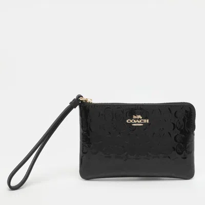 Pre-owned Coach Black Signature Debossed Patent Leather Wristlet