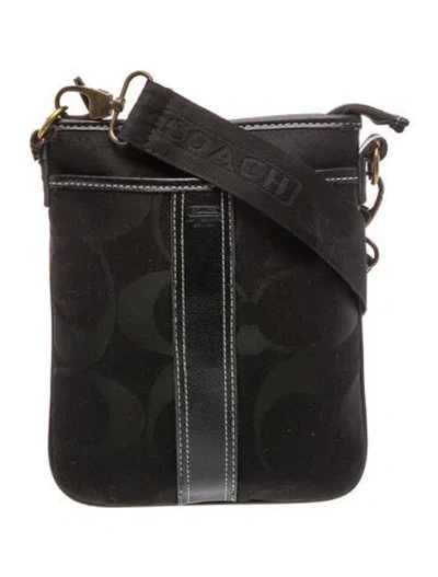 Pre-owned Coach Canvas Messenger Bag In Black