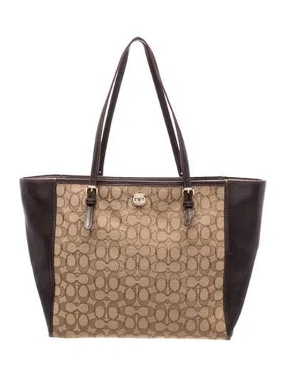 Pre-owned Coach Canvas Shoulder Bag In Neutrals