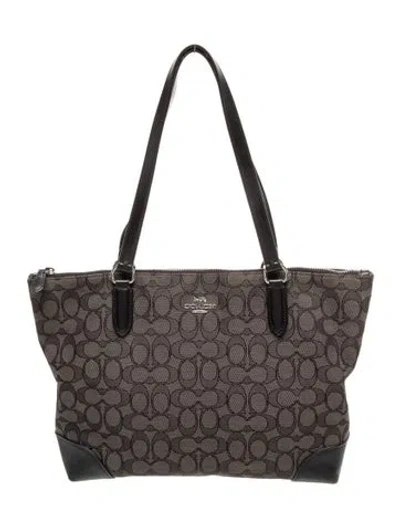 Pre-owned Coach Canvas Tote In Brown