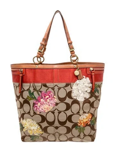 Pre-owned Coach Canvas Tote In Neutral