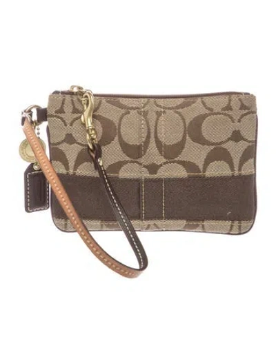 Pre-owned Coach Classic C Wristlet In Neutral