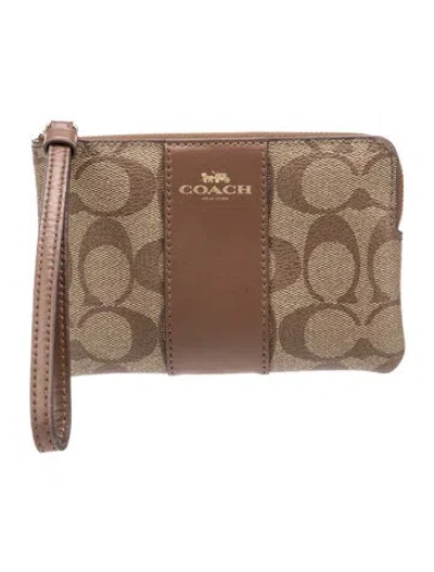 Pre-owned Coach Clutch In Brown