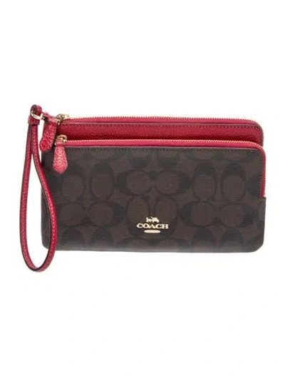 Pre-owned Coach Clutch In Brown