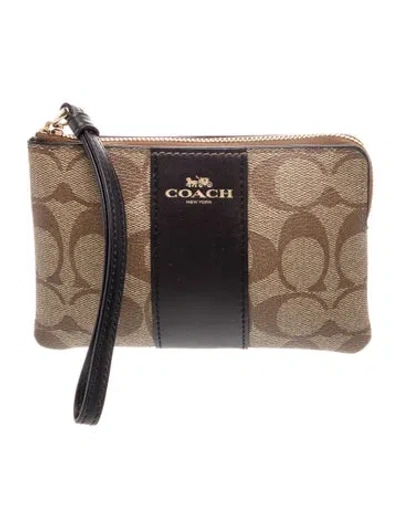 Pre-owned Coach Clutch In Brown
