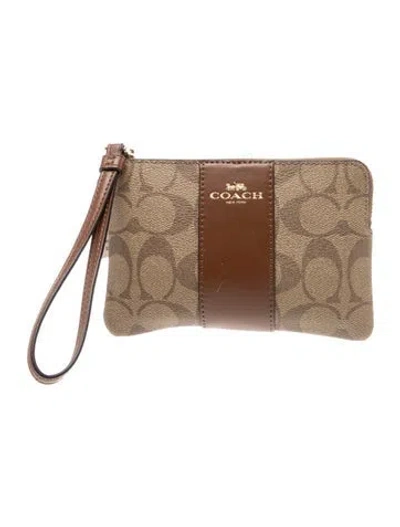 Pre-owned Coach Clutch In Brown