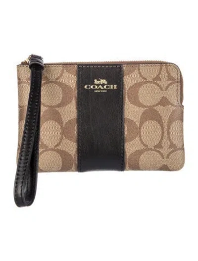 Pre-owned Coach Clutch In Brown