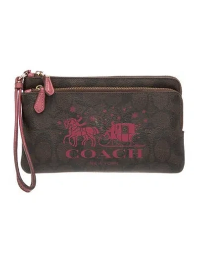 Pre-owned Coach Clutch In Brown