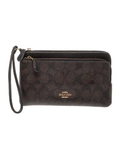 Pre-owned Coach Clutch In Brown