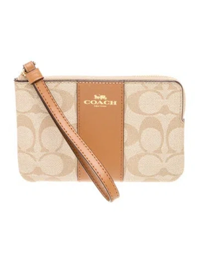 Pre-owned Coach Clutch In Brown