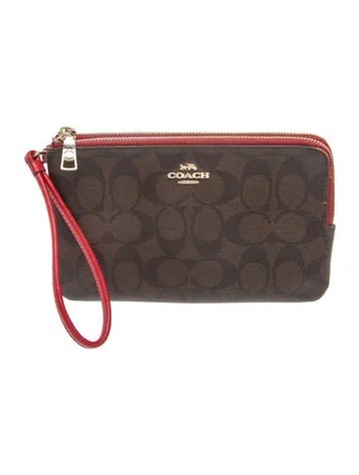 Pre-owned Coach Clutch In Brown