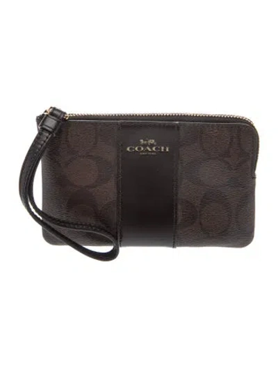 Pre-owned Coach Clutch In Brown
