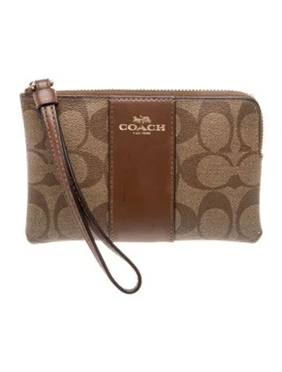 Pre-owned Coach Clutch In Brown