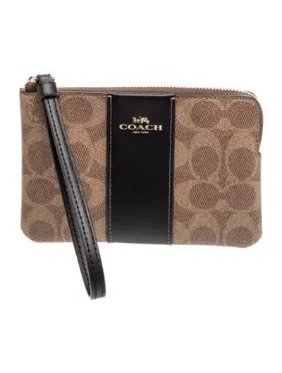 Pre-owned Coach Clutch In Brown