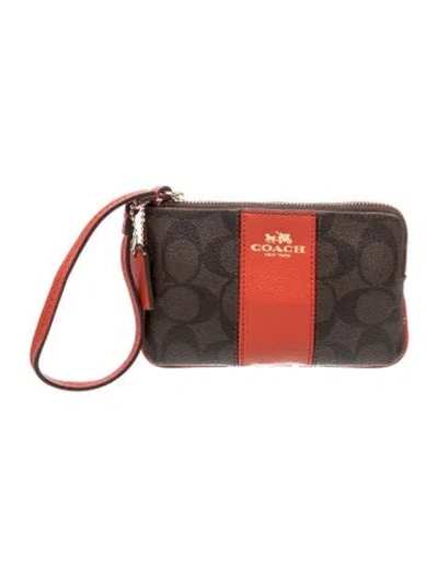 Pre-owned Coach Clutch In Brown