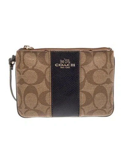 Pre-owned Coach Clutch In Brown