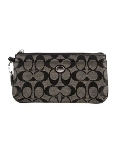 Pre-owned Coach Clutch In Gray