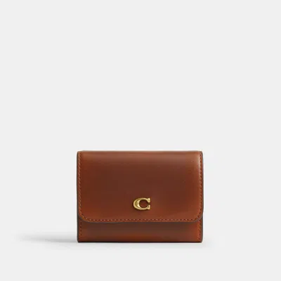 Coach Essential Flap Card Case In Loved Leather In Brown