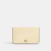 Coach Essential Schmales Kartenetui In Beige