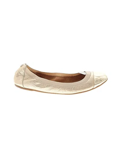 Pre-owned Coach Flats In Ivory