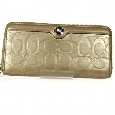Pre-owned Coach Gold Long Wallet (bi-fold) ()