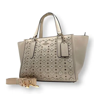 Pre-owned Coach Ivory Leather Handbag Shoulder Bag () In White