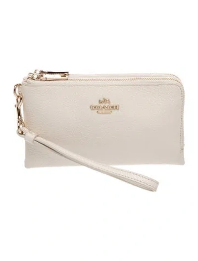 Pre-owned Coach Leather Clutch In Neutral