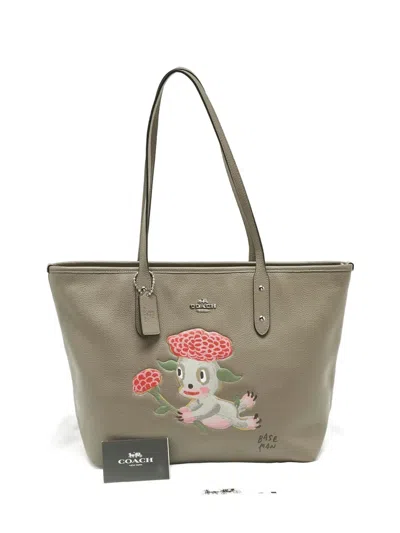 Pre-owned Coach Leather Illustration Tote Bag In Gray