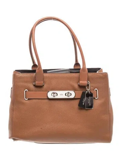 Pre-owned Coach Leather Shoulder Bag In Brown